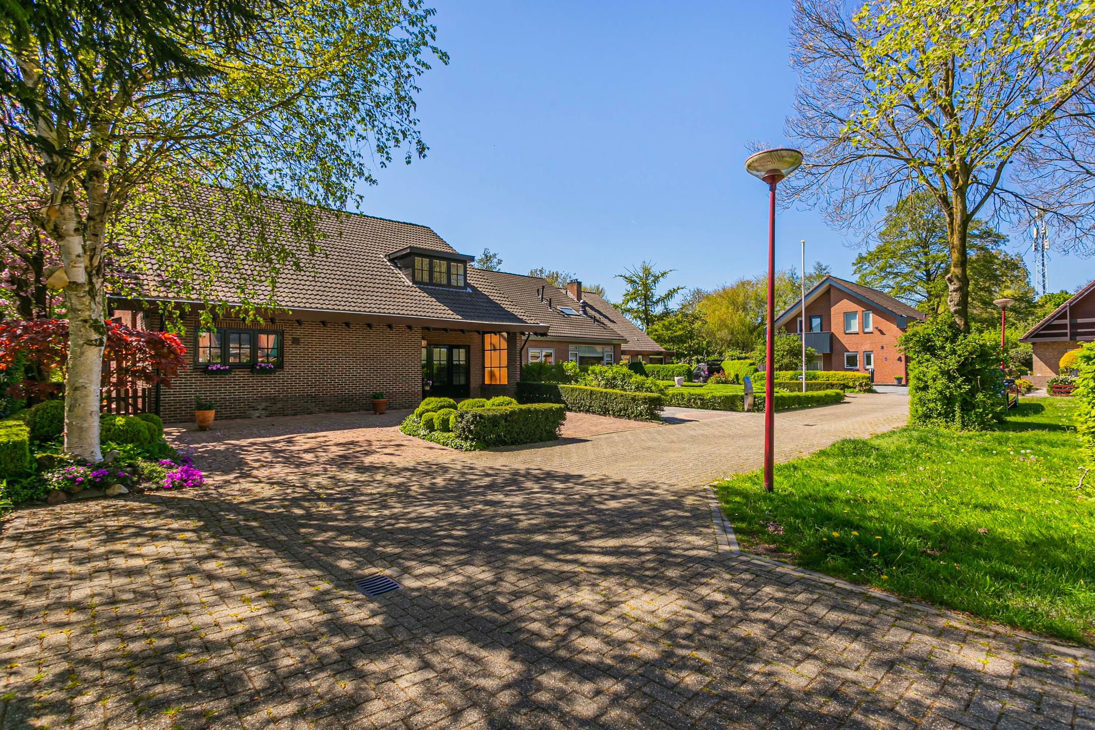 Spacious detached family home with south-facing garden and home office in Nieuwegein — 54