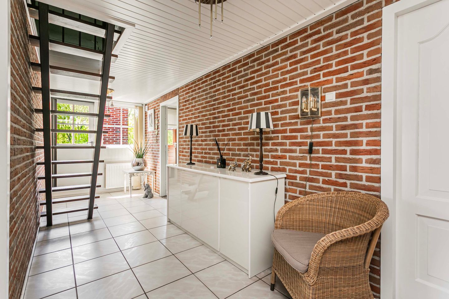Spacious detached family home with south-facing garden and home office in Nieuwegein — 50