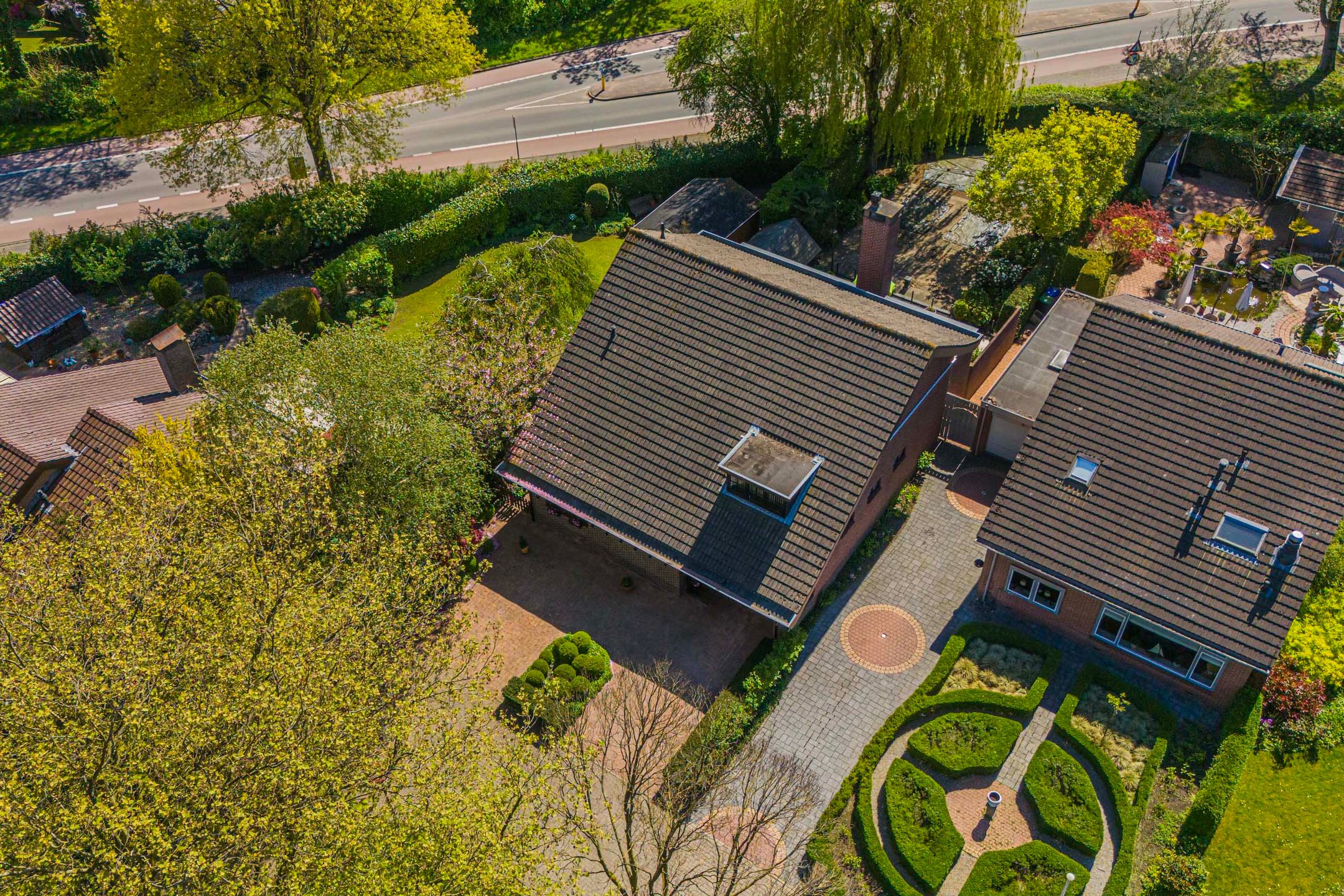 Spacious detached family home with south-facing garden and home office in Nieuwegein — 57