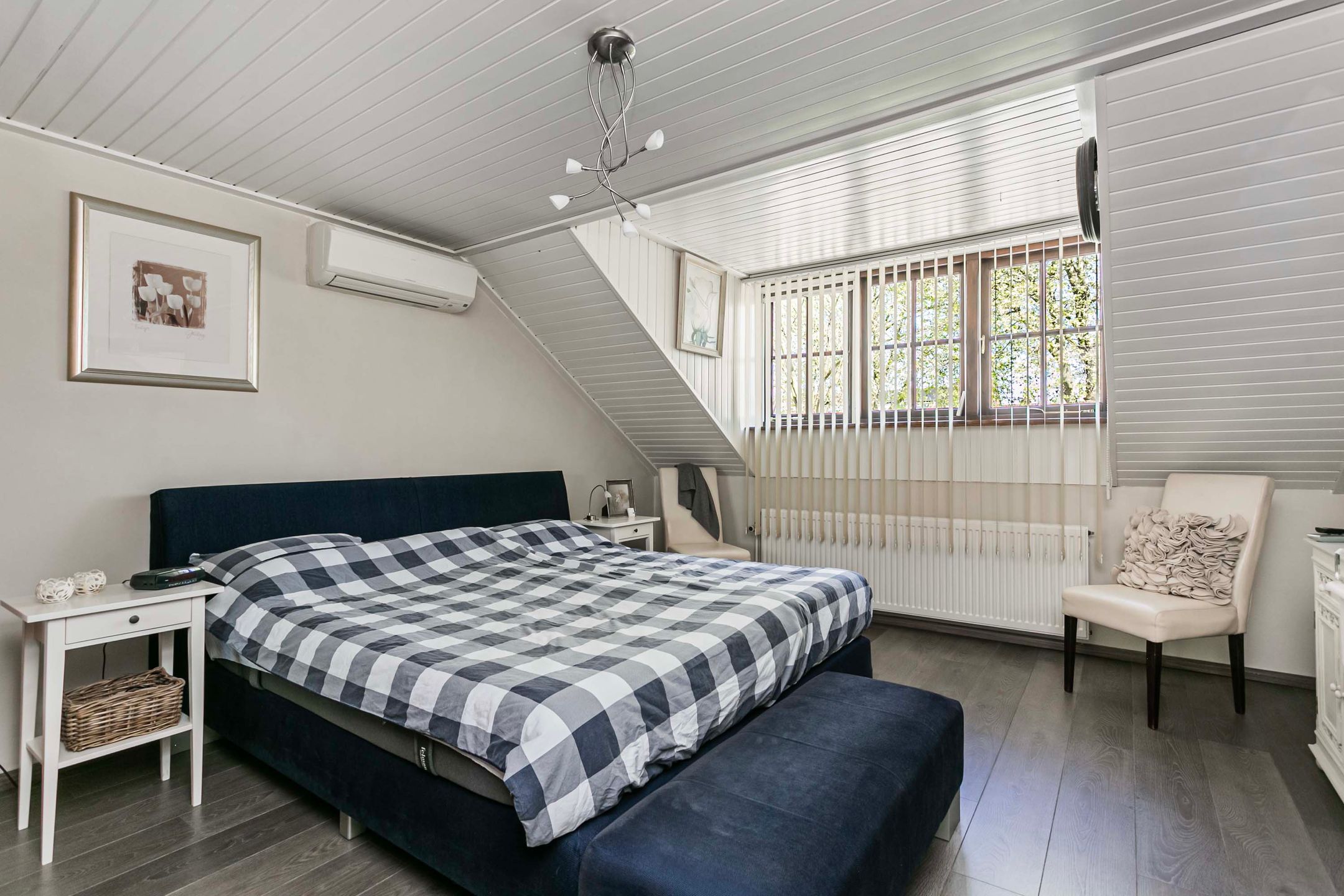 Spacious detached family home with south-facing garden and home office in Nieuwegein — 45
