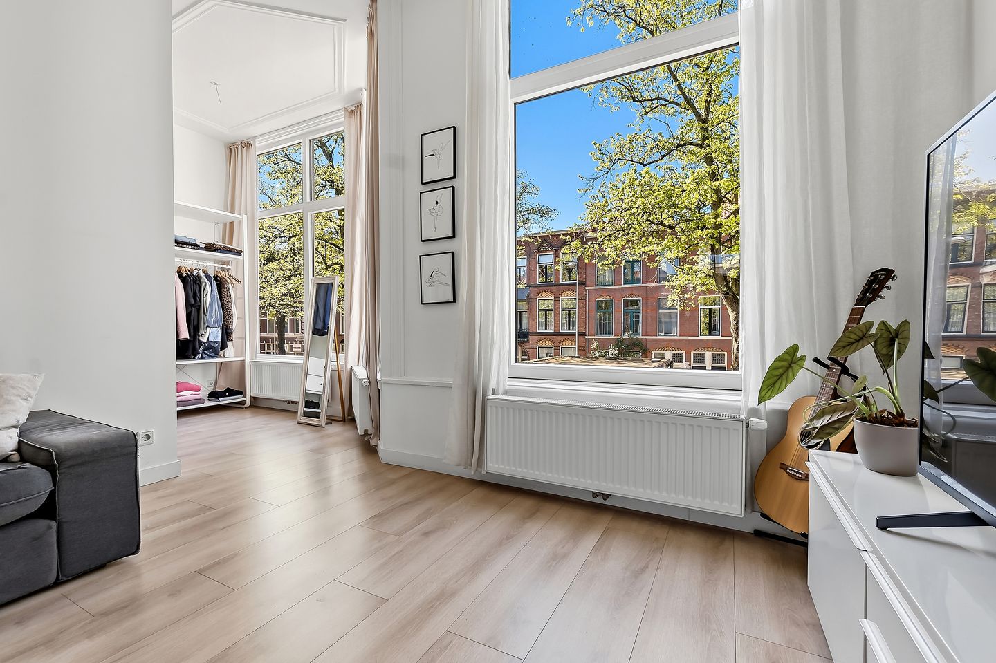 Charming Renovated Apartment in Sought-After Regentessekwartier — 25