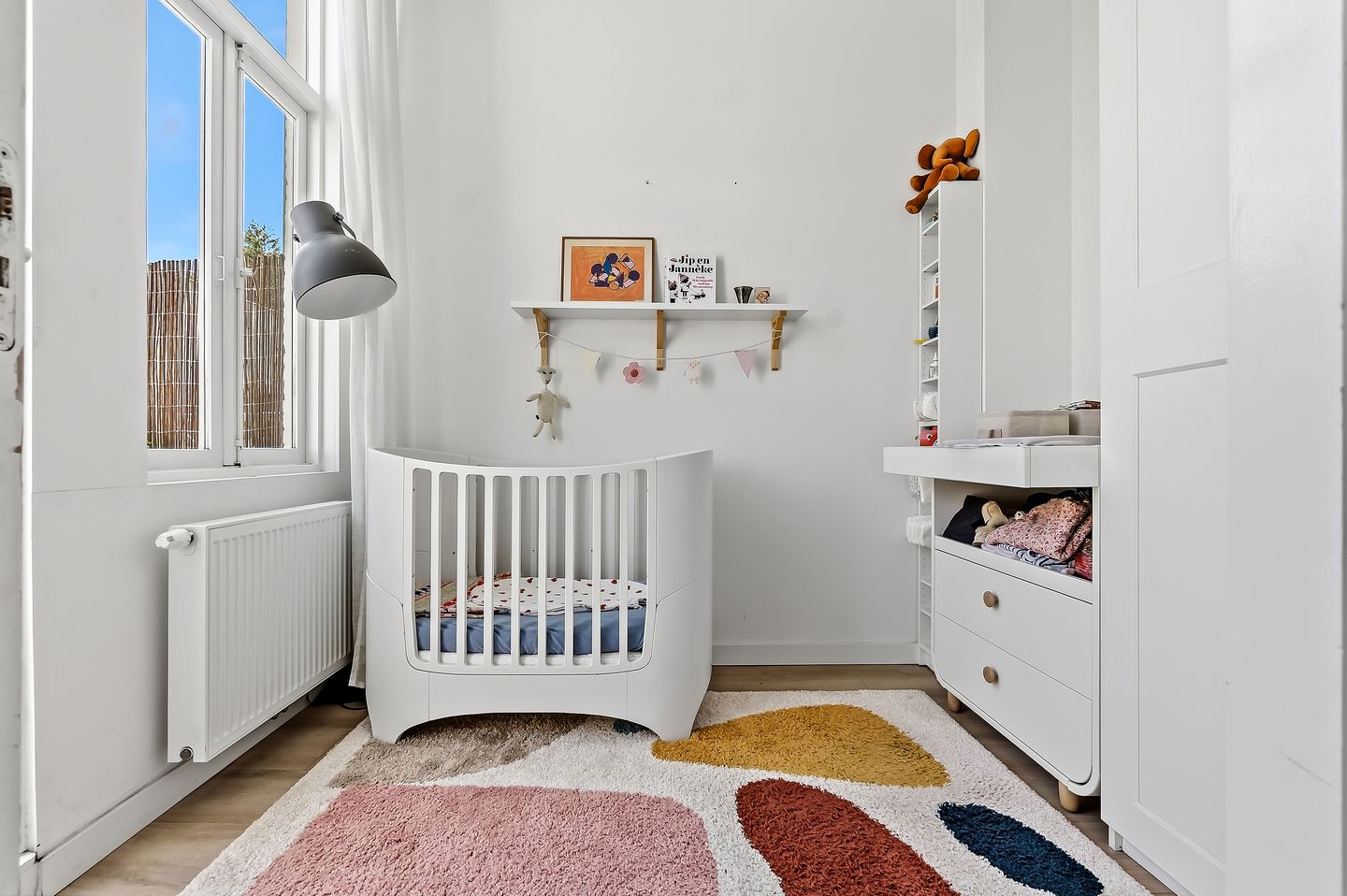 Charming Renovated Apartment in Sought-After Regentessekwartier — 20