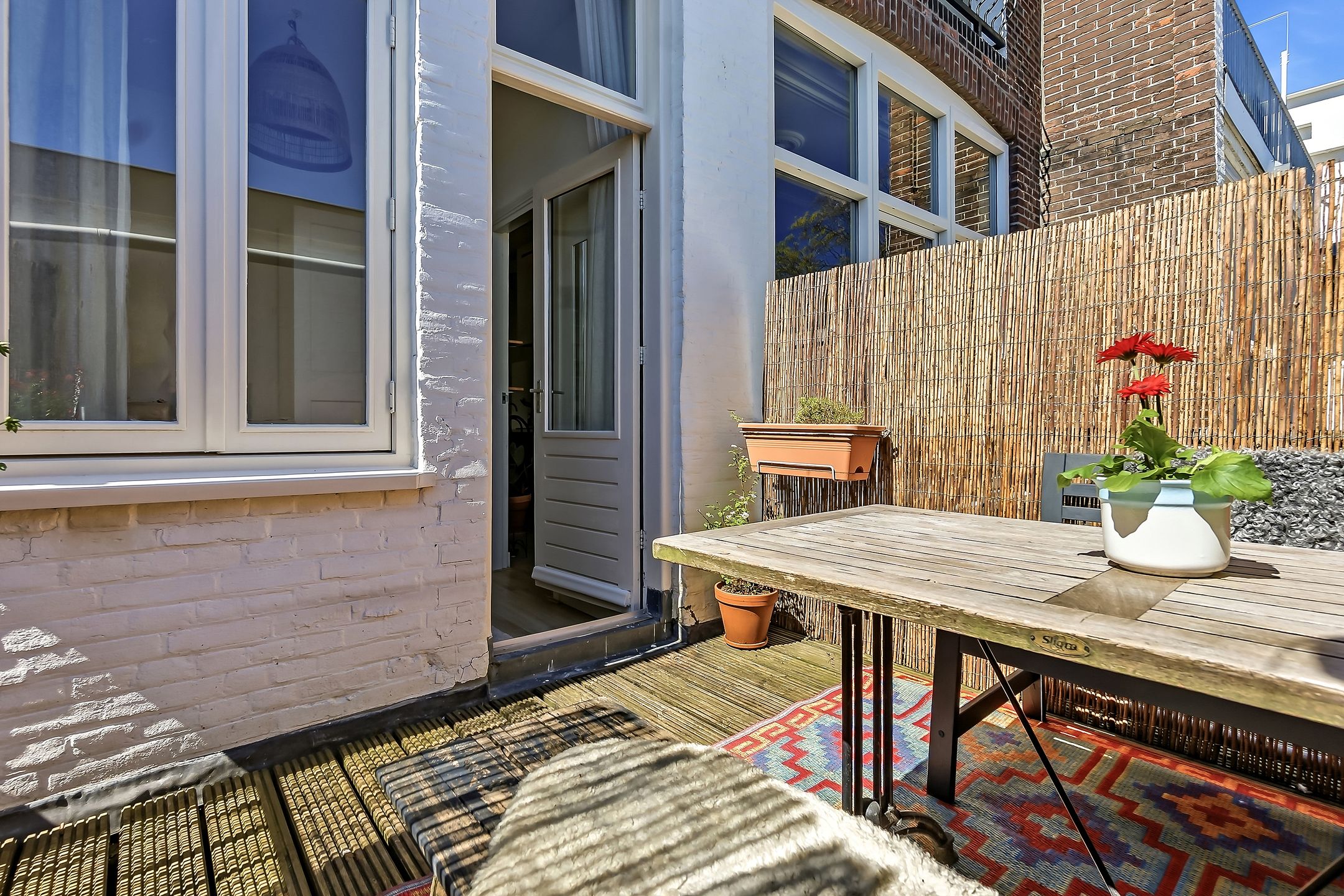 Charming Renovated Apartment in Sought-After Regentessekwartier — 24