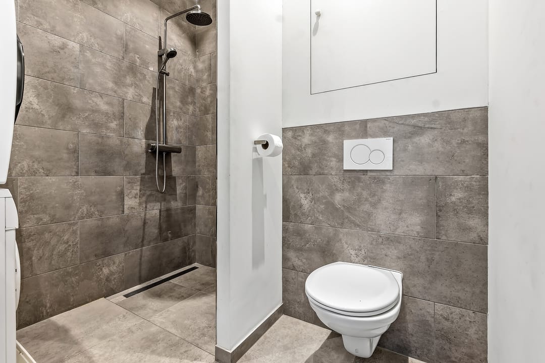 Charming Renovated Apartment in Sought-After Regentessekwartier — 31