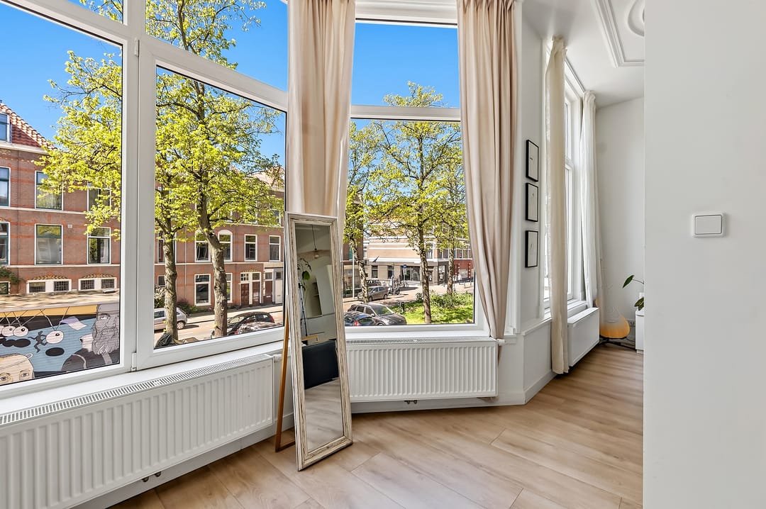 Charming Renovated Apartment in Sought-After Regentessekwartier — 26