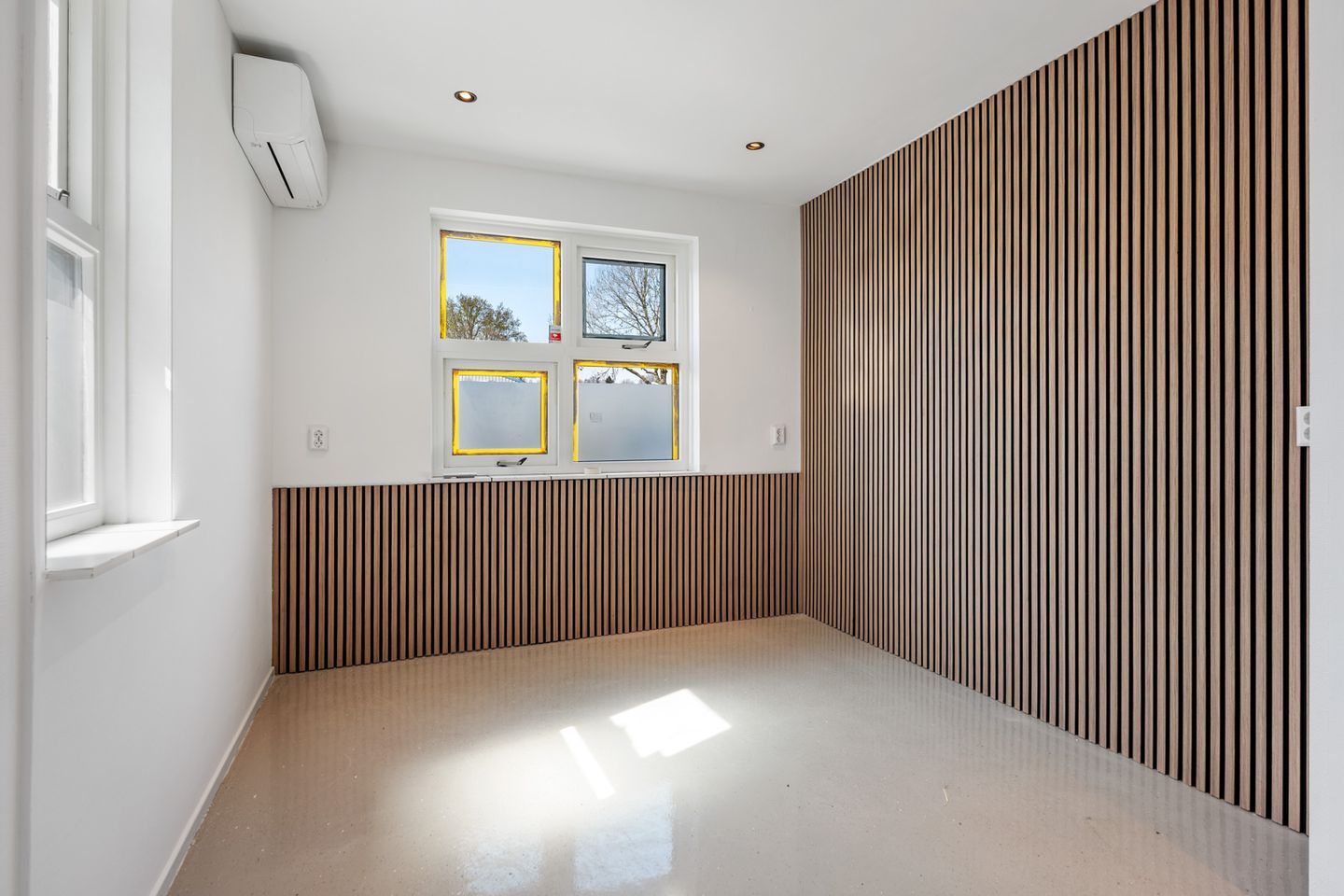 View photo 2 of Transportweg 58