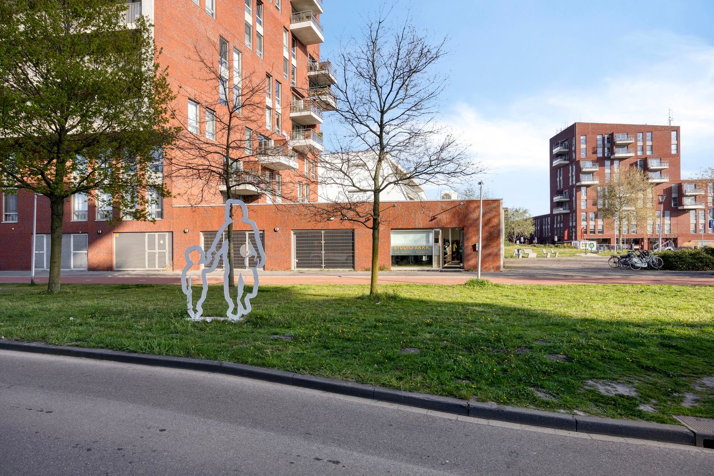 View photo 2 of Raaigras 2