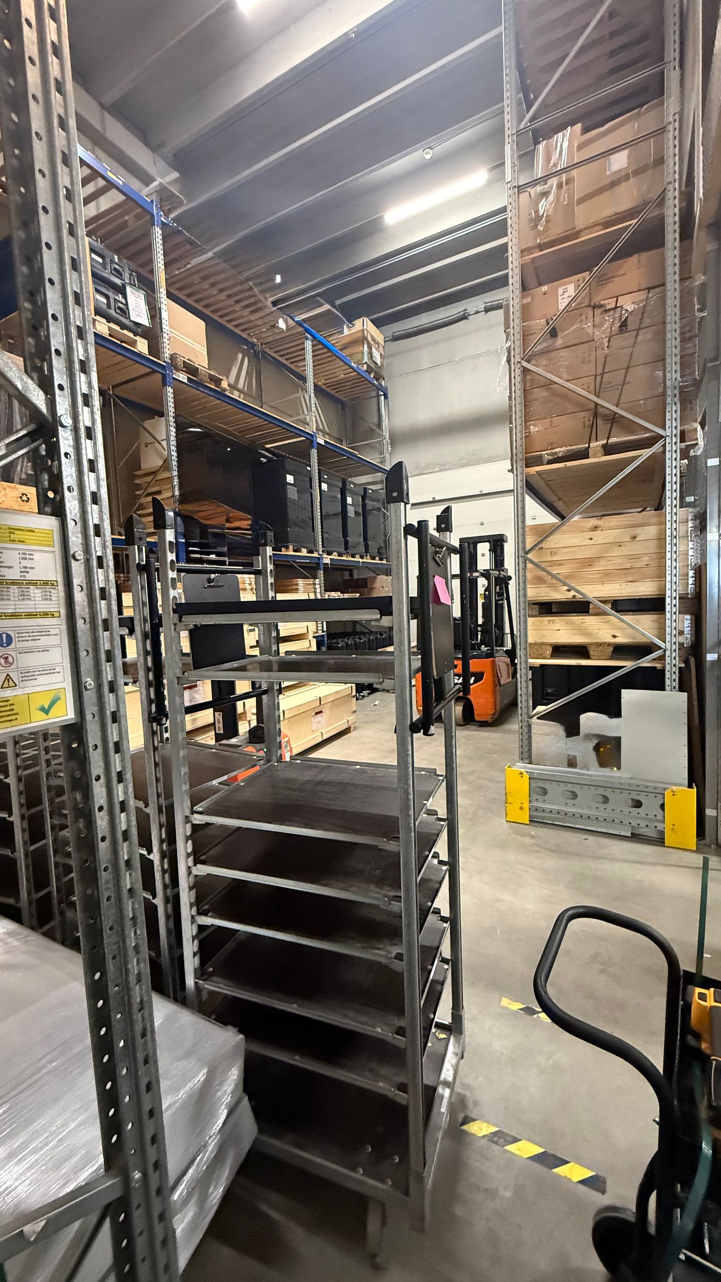 View photo 3 of Laan van Waalhaven 47