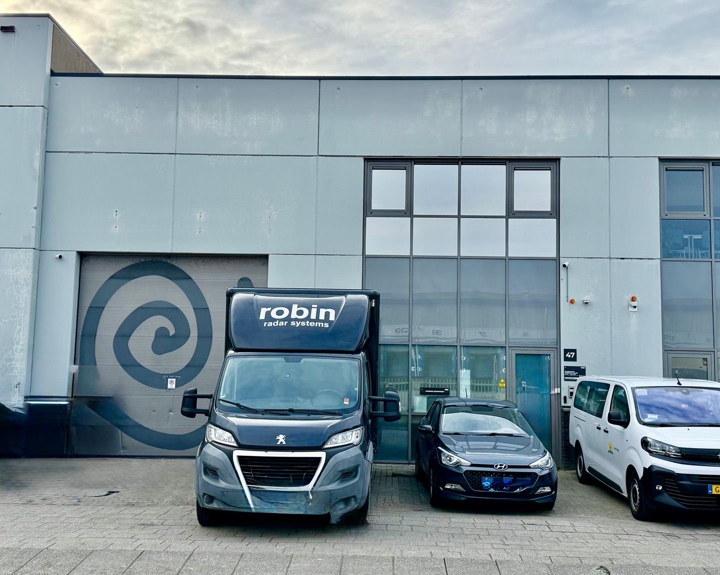 View photo 1 of Laan van Waalhaven 47