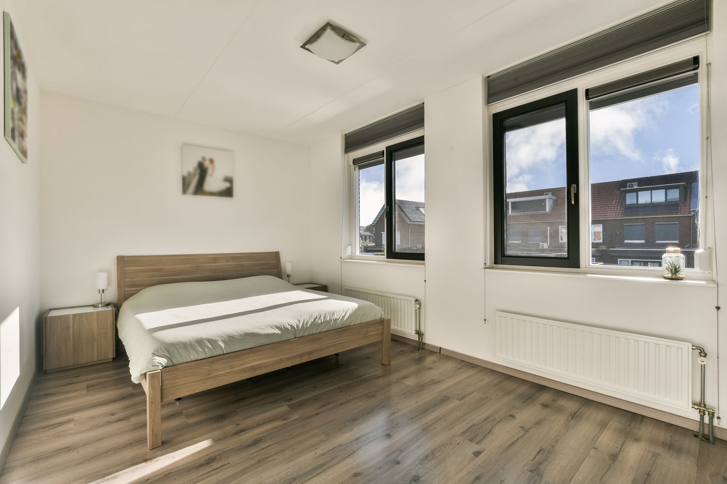Spacious Five-Bedroom Family Home with Harbor Views — 20