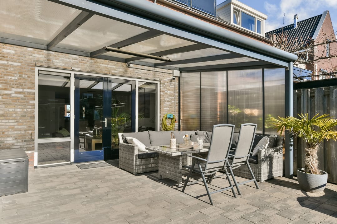Spacious Five-Bedroom Family Home with Harbor Views — 32
