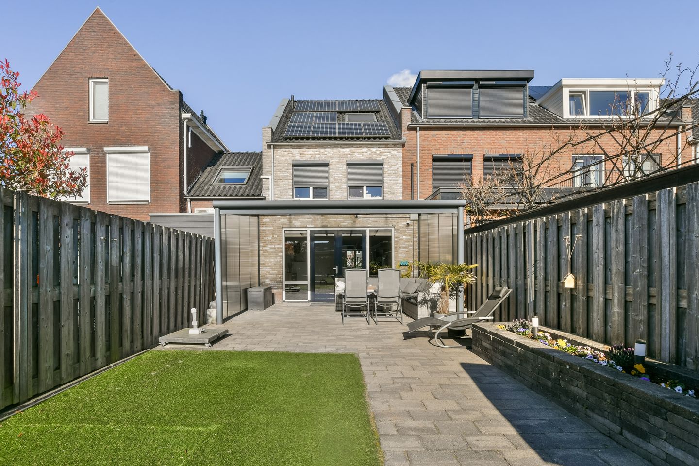 Spacious Five-Bedroom Family Home with Harbor Views — 34
