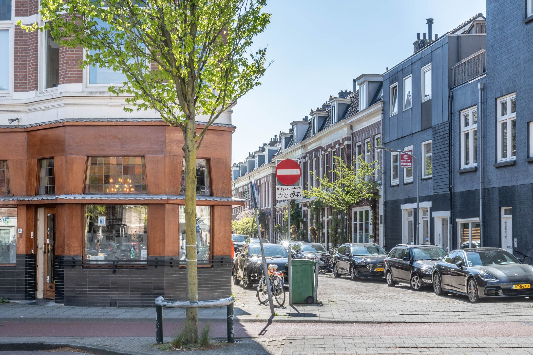 Spacious Apartment with Sunny Rooftop Terrace in Haarlem Center — 21