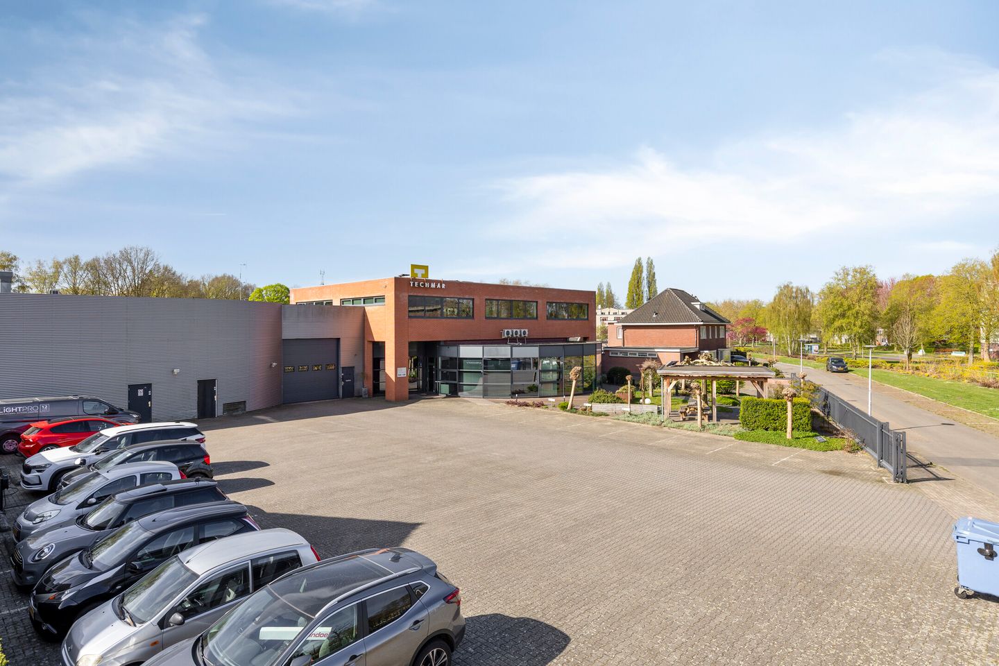 Bekijk foto 3 van Chopinstraat 10-11