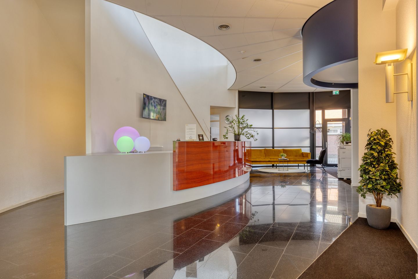 Bekijk foto 4 van Chopinstraat 10-11