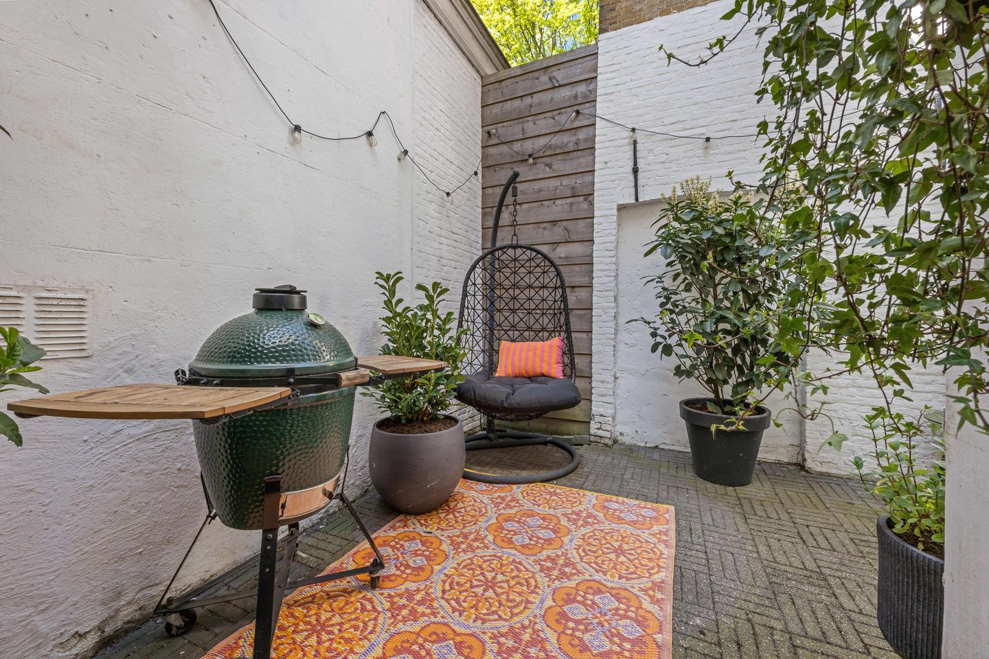 Atmospheric Monumental Canal House with Rooftop Terrace — 14