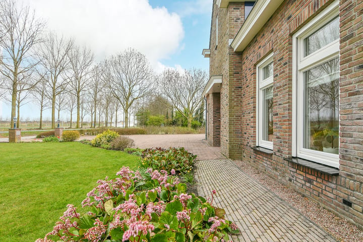 Photo 3 of Hoofdweg 1050