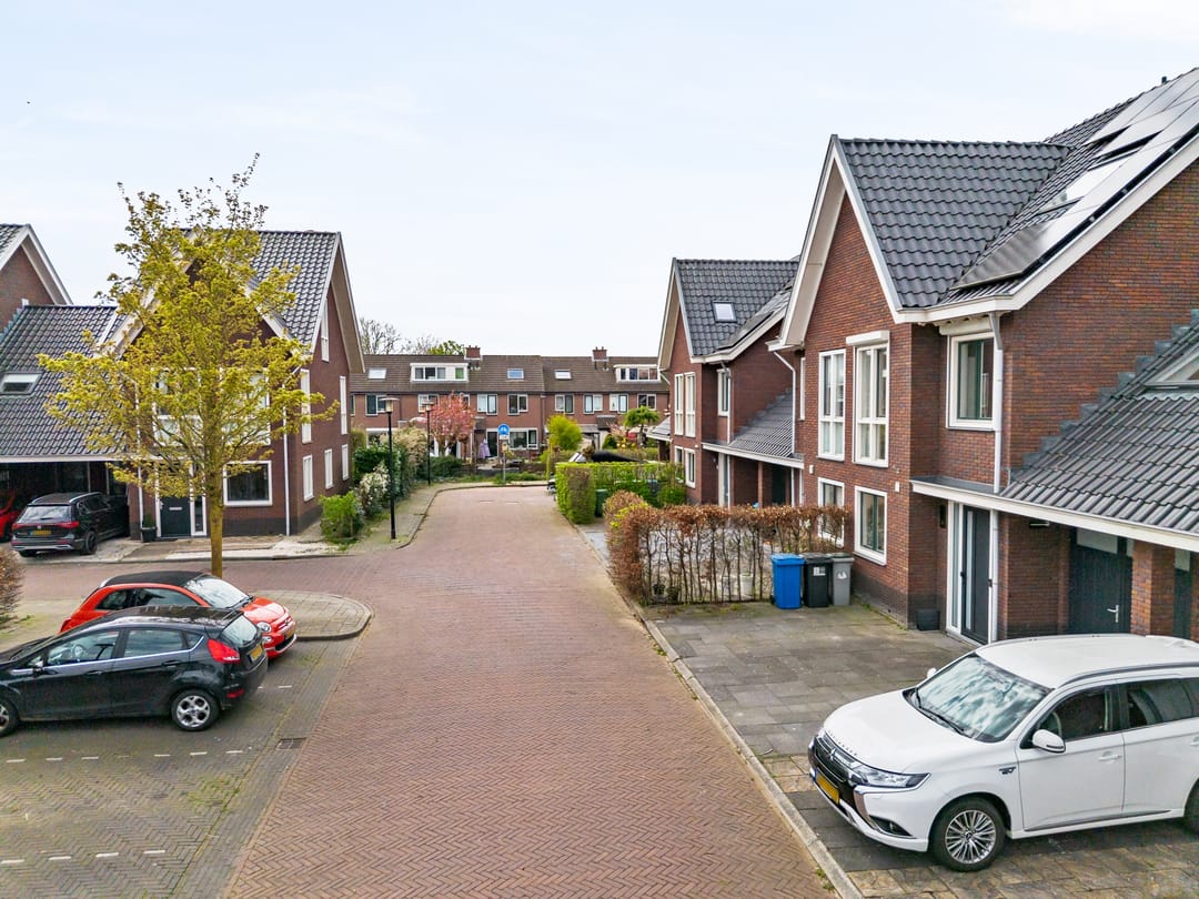 Photo 2 of Rechtsbuitenstraat 6