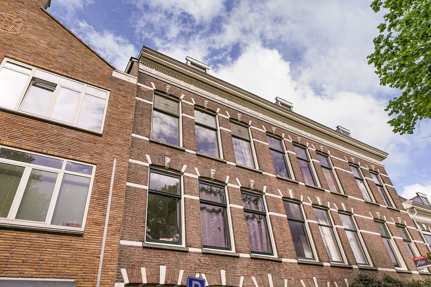 Spacious double upper apartment in popular Kralingen West — 25