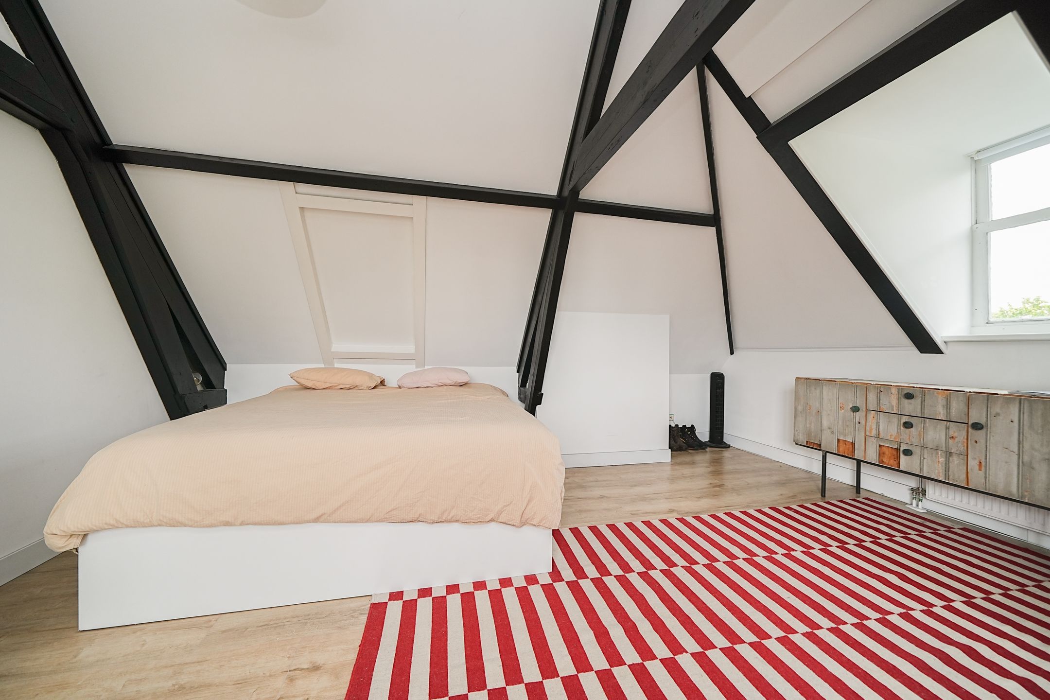 Spacious double upper apartment in popular Kralingen West — 21