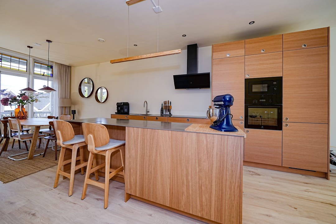 Spacious double upper apartment in popular Kralingen West — 13