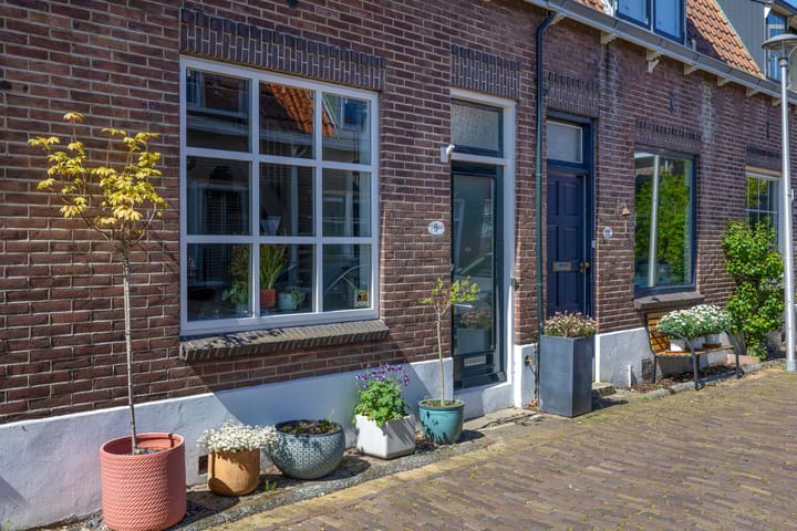 Photo 5 of Alexanderstraat 9