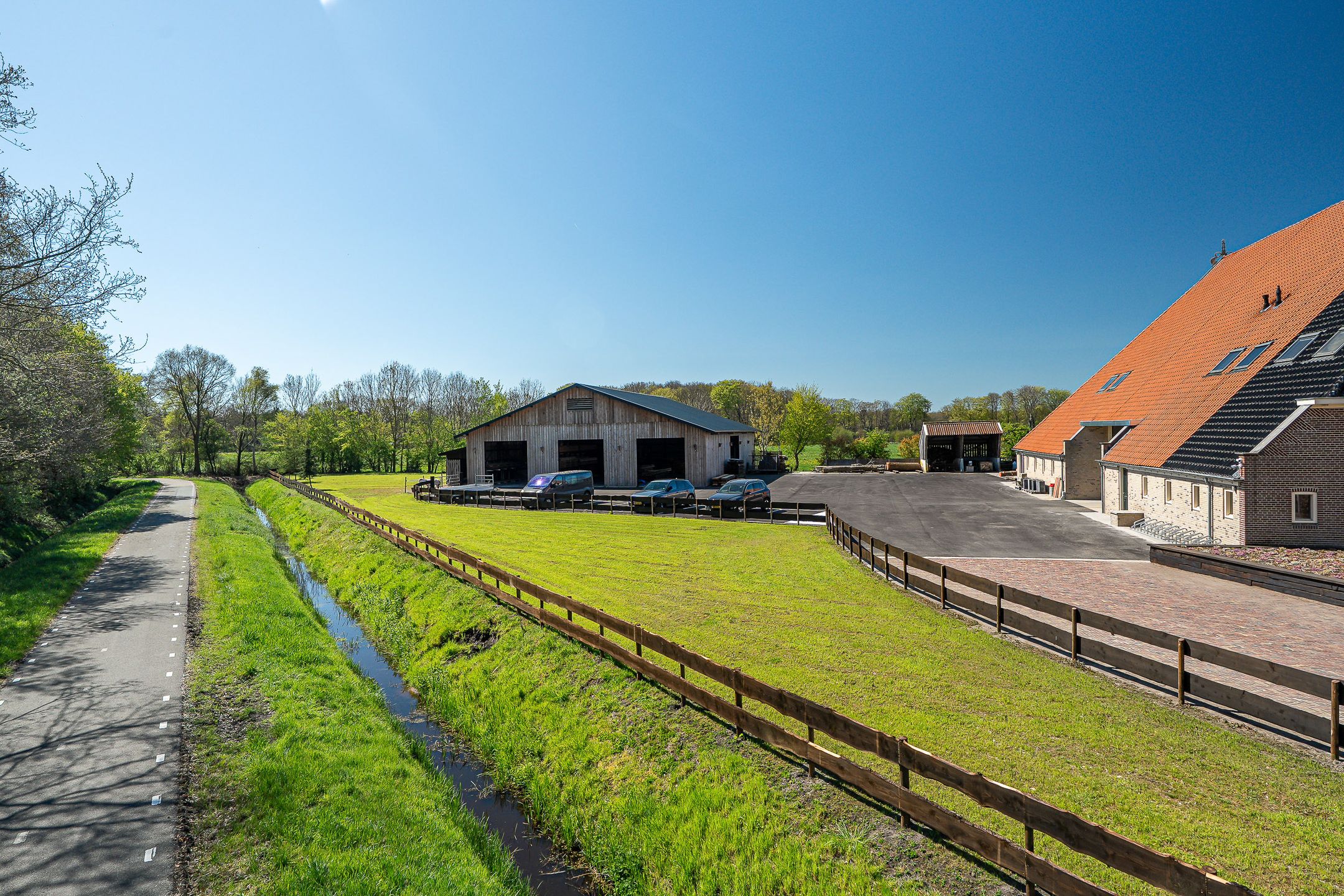 Photo 6 of Heerenveenseweg 3-B