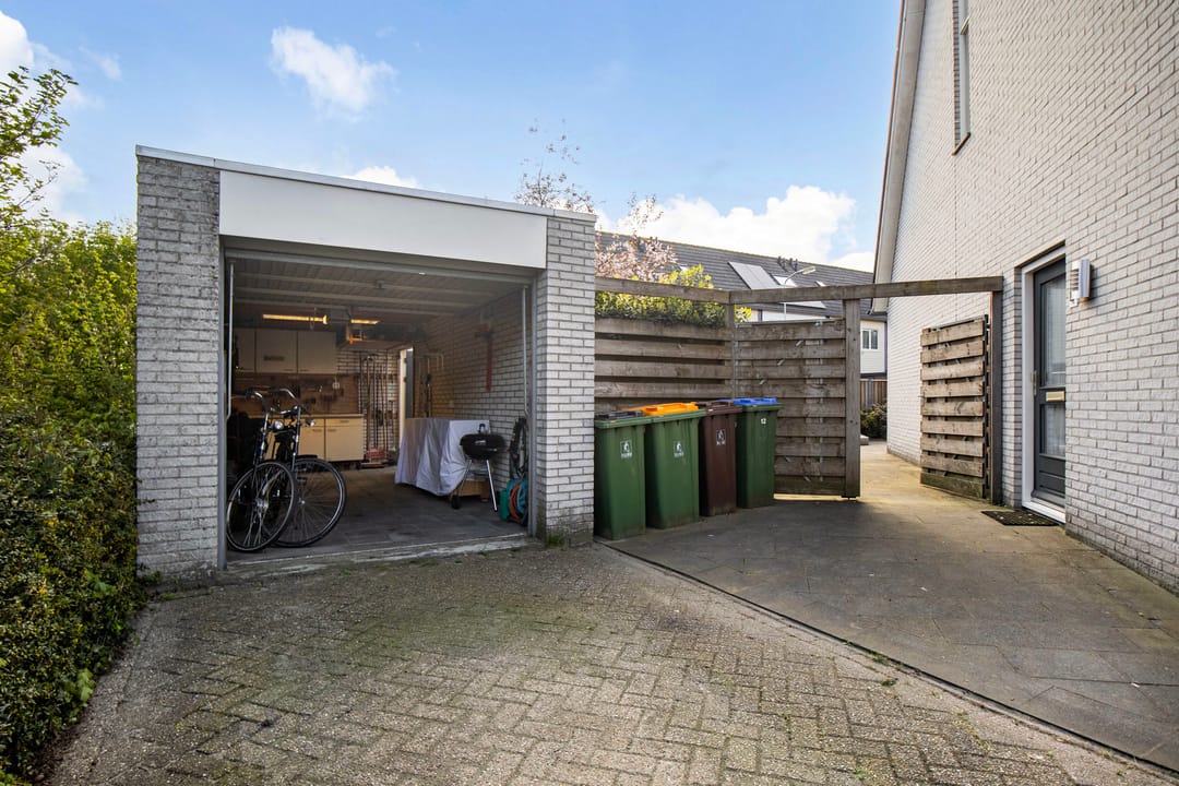 Photo 38 of D'Hondecoeterstraat 12