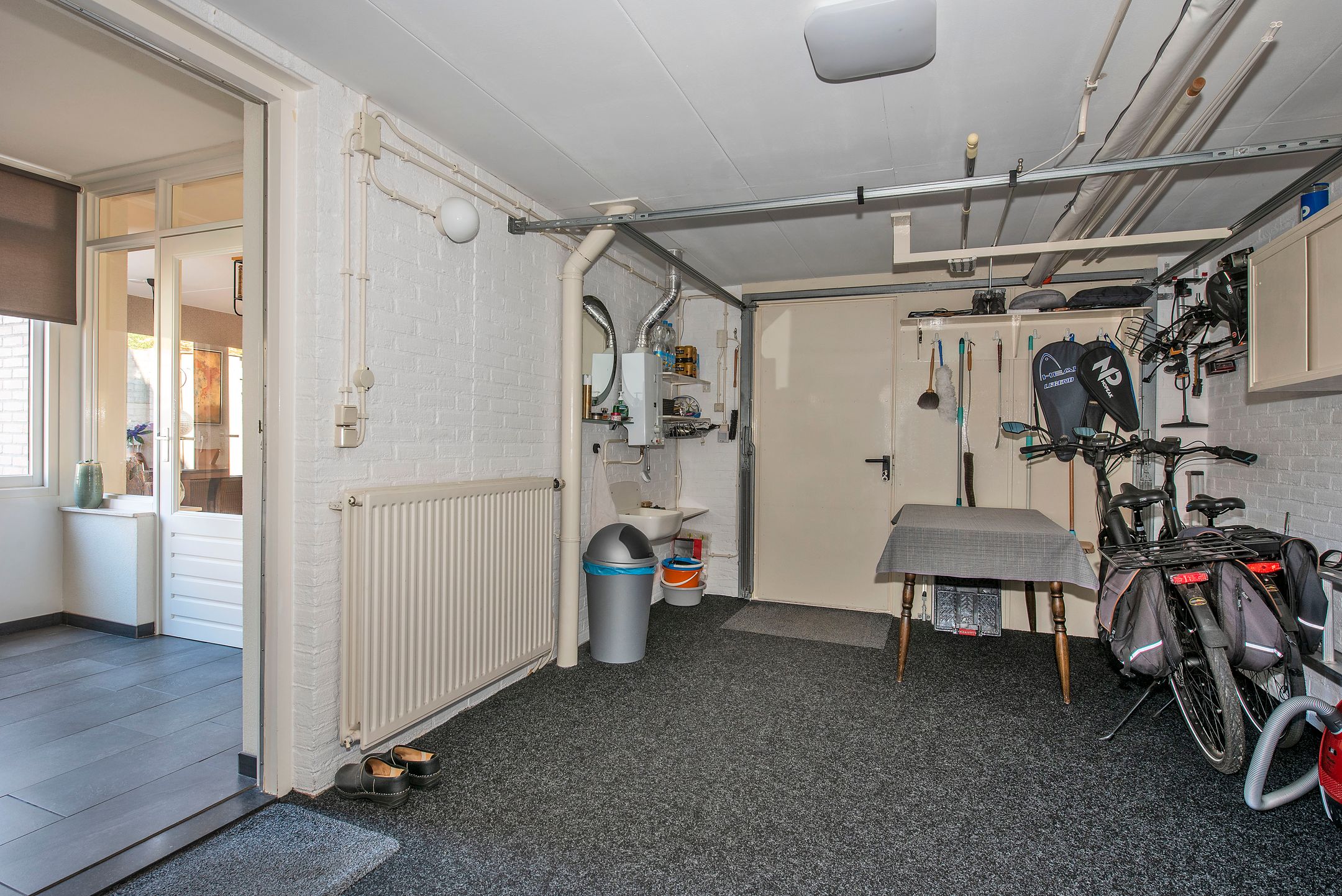 Well-maintained semi-detached family home with garage and sunny garden — 15