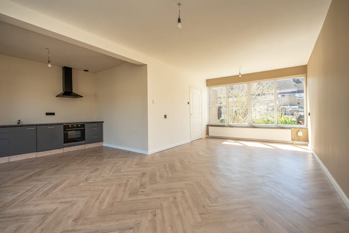 Foto 2 van Dorpshuisstraat 37