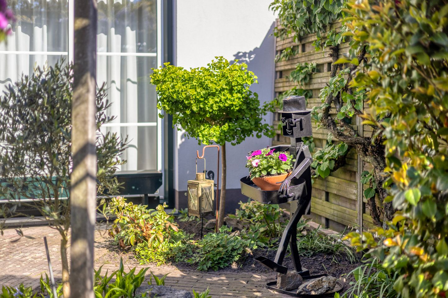 Spacious Maisonnette in Quiet Courtyard with Private Parking — 25