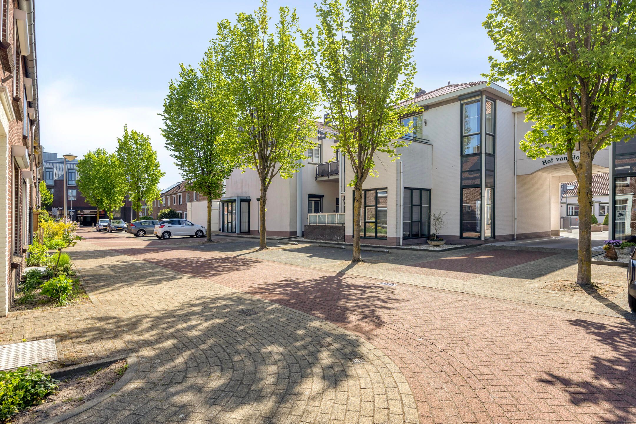 Spacious Maisonnette in Quiet Courtyard with Private Parking — 27