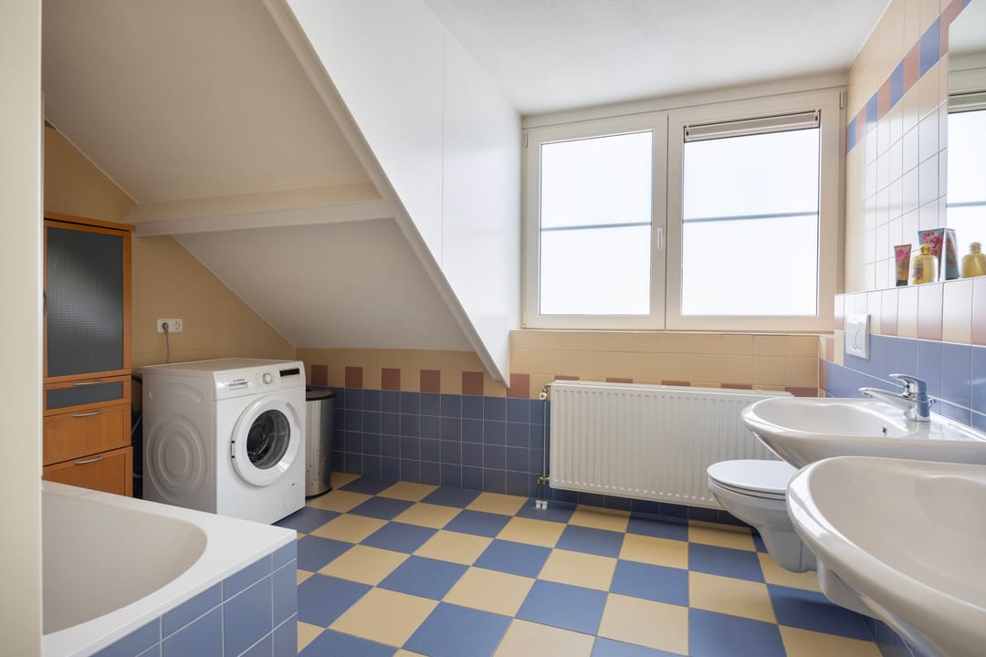 Spacious Maisonnette in Quiet Courtyard with Private Parking — 17