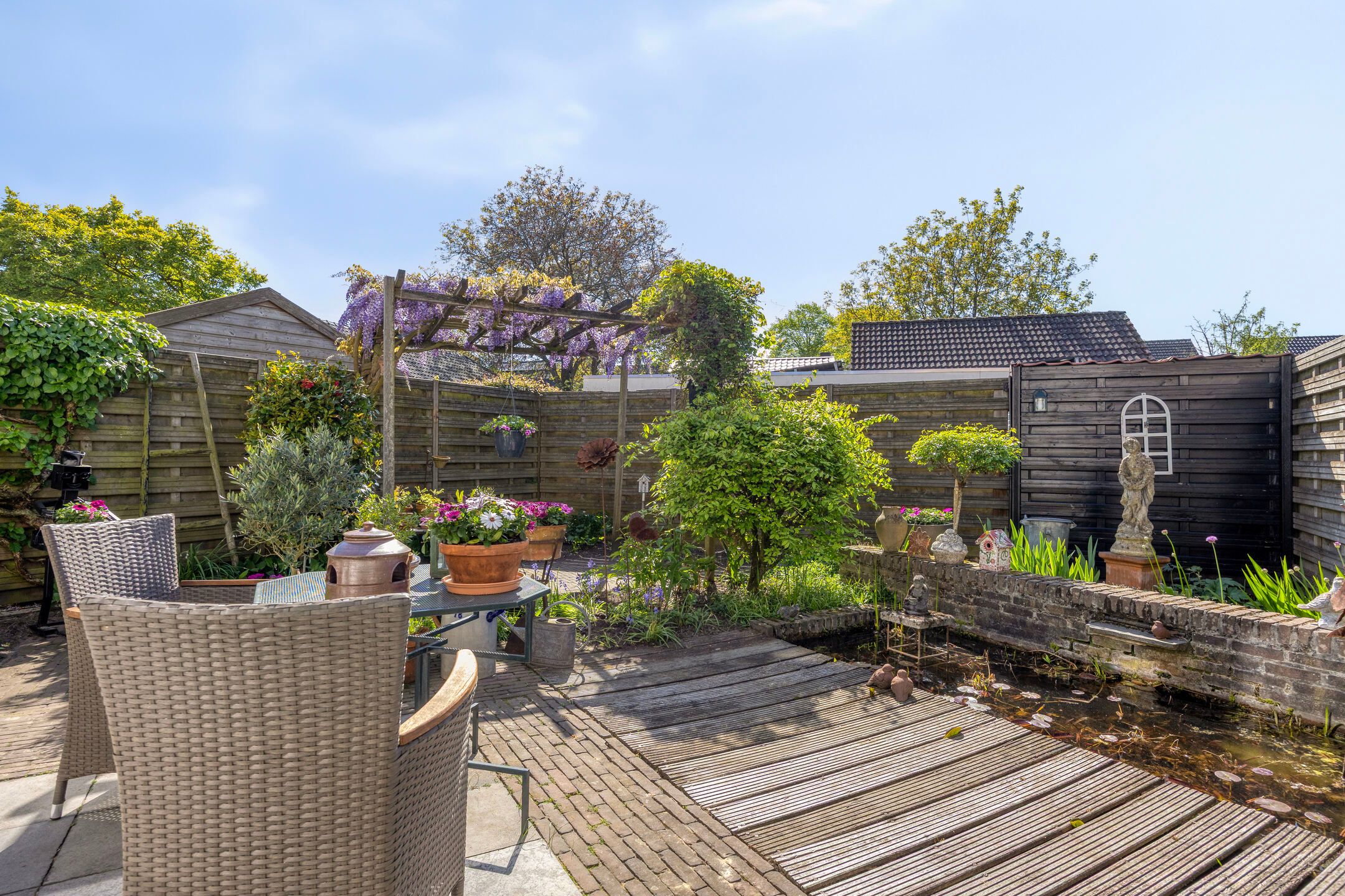 Spacious Maisonnette in Quiet Courtyard with Private Parking — 24