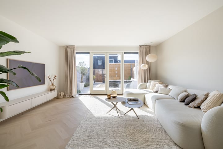 Photo 2 of Plevierstraat 26
