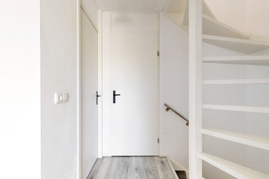 Spacious terraced home with sunny west-facing garden in quiet Abbekerk — 16