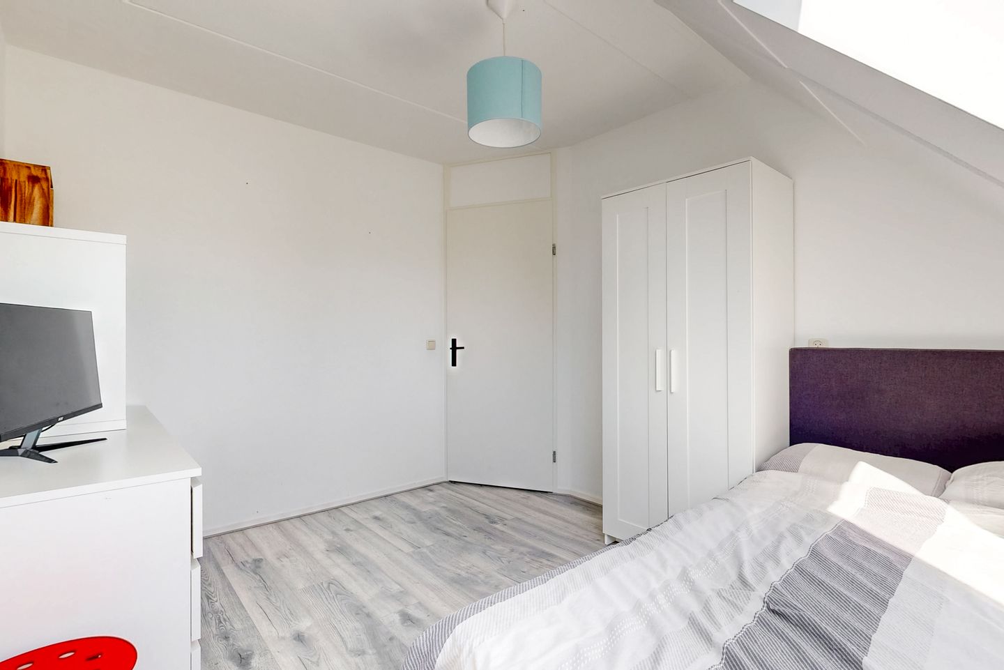 Spacious terraced home with sunny west-facing garden in quiet Abbekerk — 19