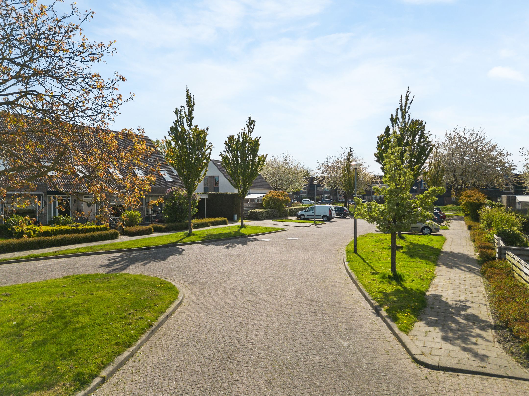 Spacious terraced home with sunny west-facing garden in quiet Abbekerk — 39
