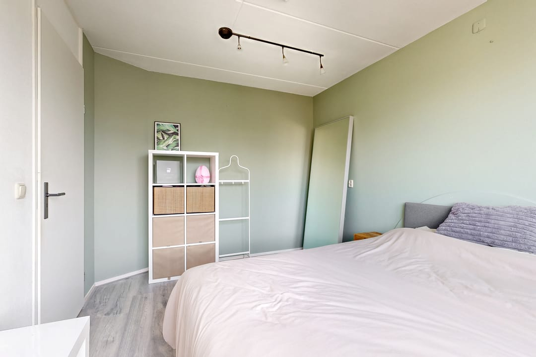 Spacious terraced home with sunny west-facing garden in quiet Abbekerk — 22
