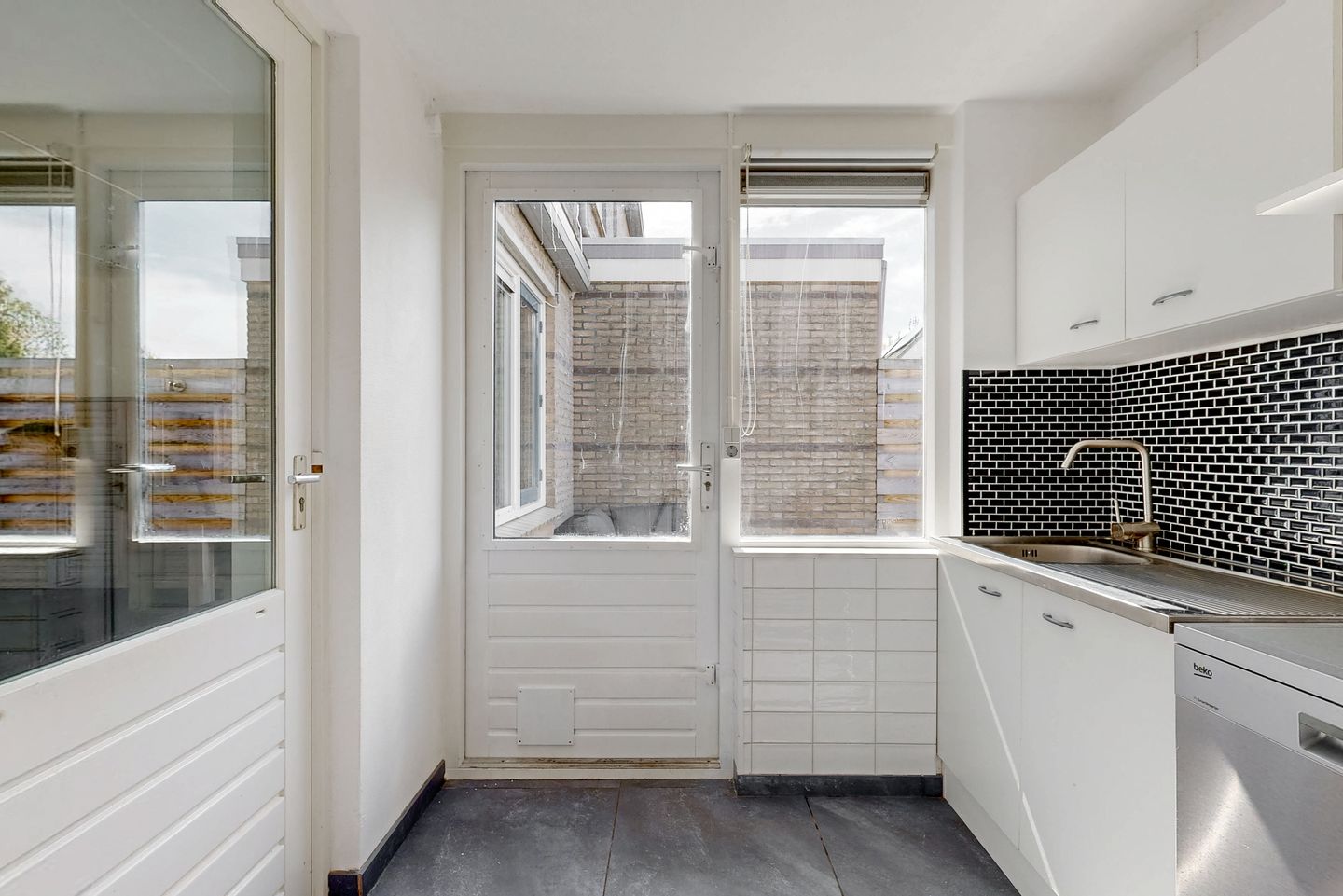 Spacious terraced home with sunny west-facing garden in quiet Abbekerk — 14