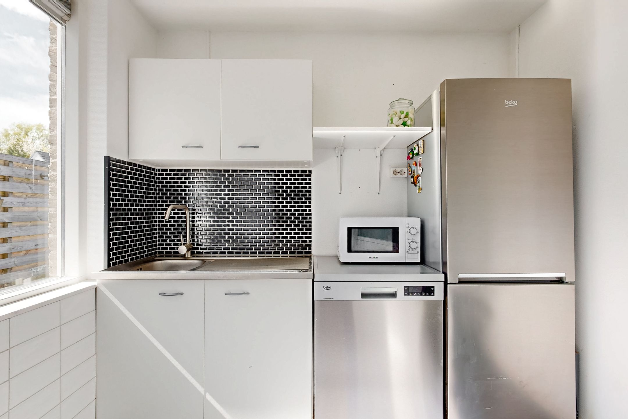 Spacious terraced home with sunny west-facing garden in quiet Abbekerk — 15