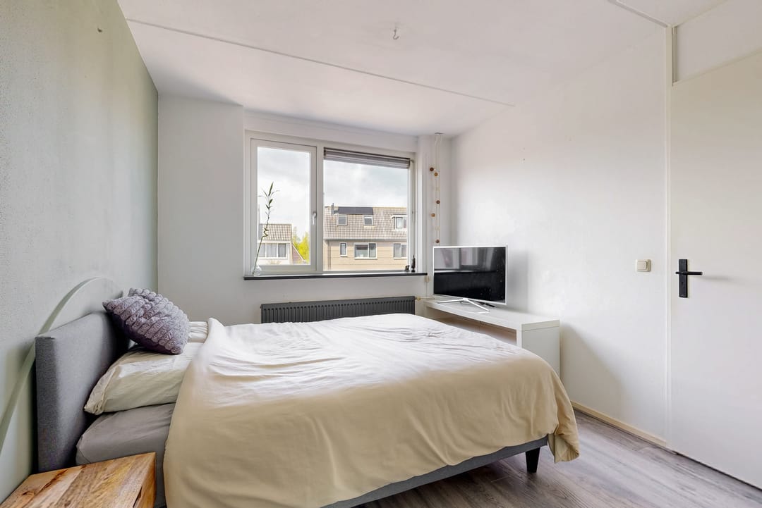 Spacious terraced home with sunny west-facing garden in quiet Abbekerk — 23