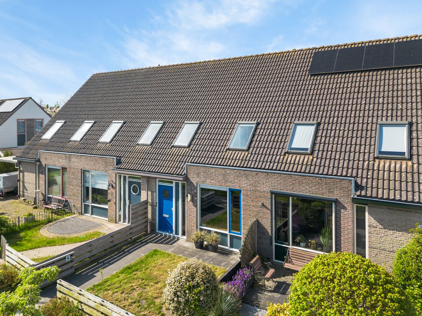 Spacious terraced home with sunny west-facing garden in quiet Abbekerk — 35