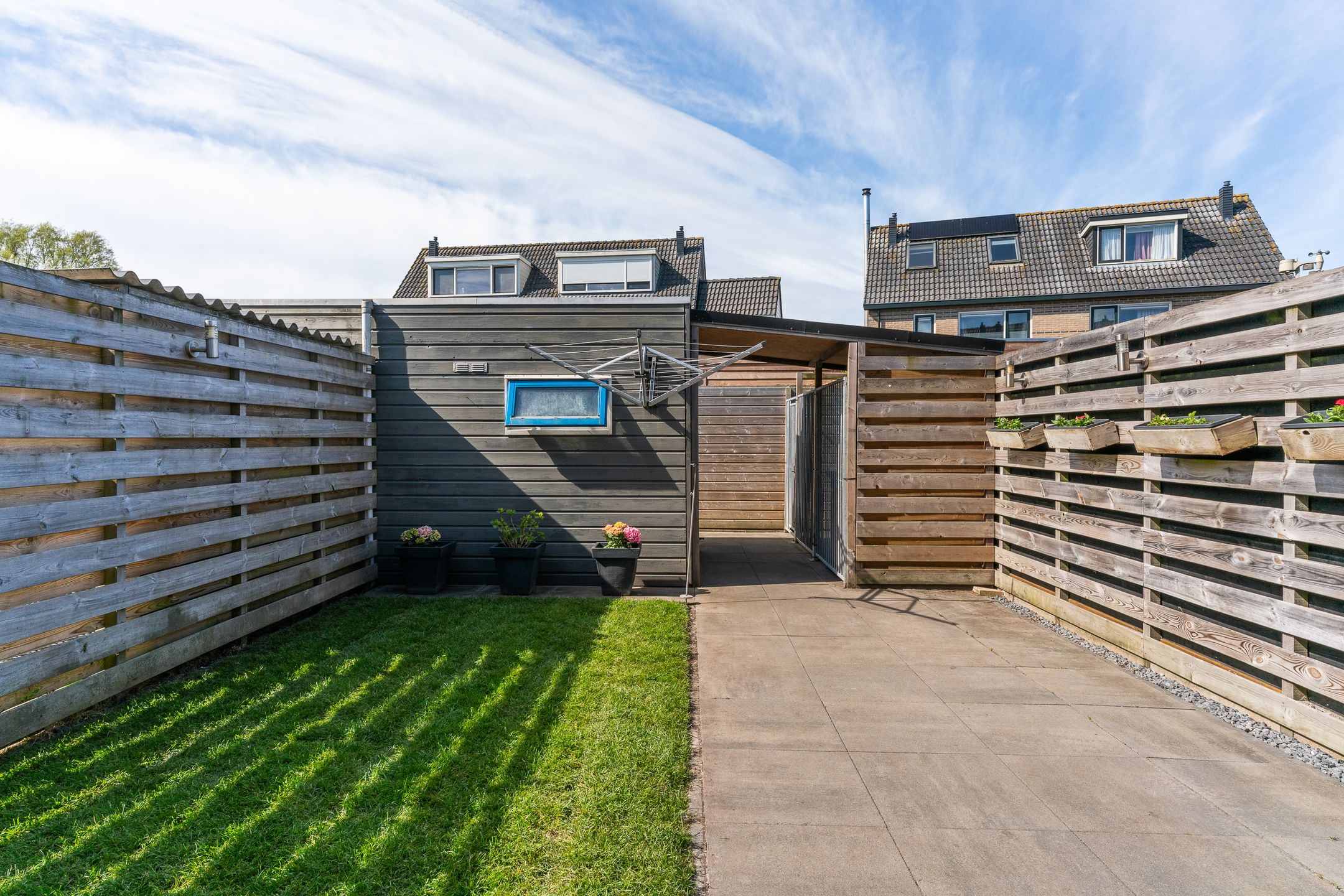 Spacious terraced home with sunny west-facing garden in quiet Abbekerk — 30