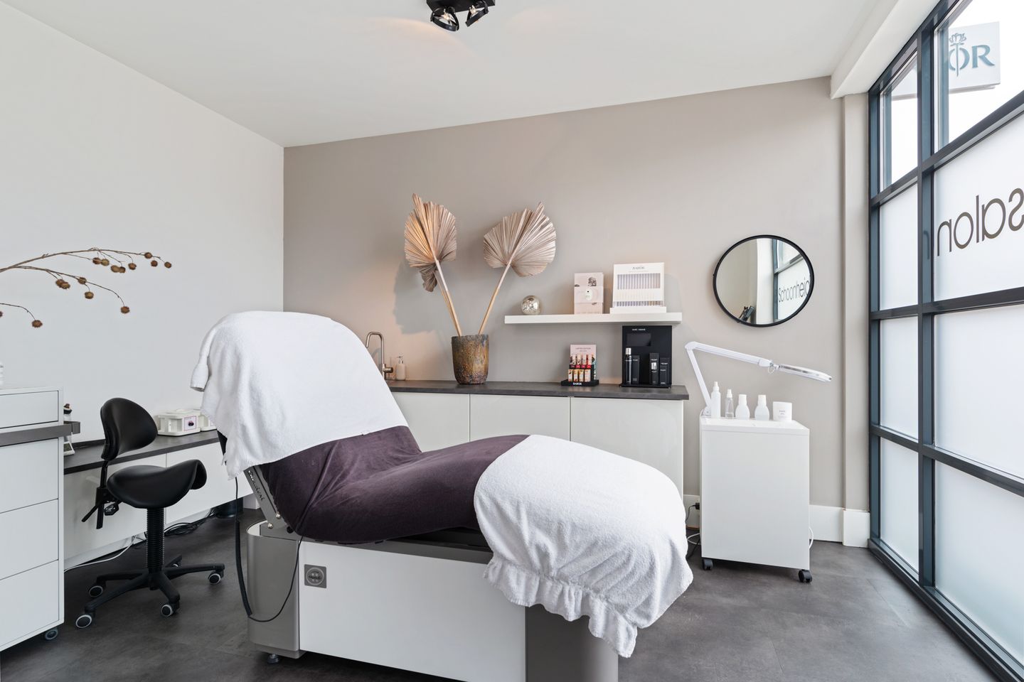 View photo 2 of Kerkweg 2