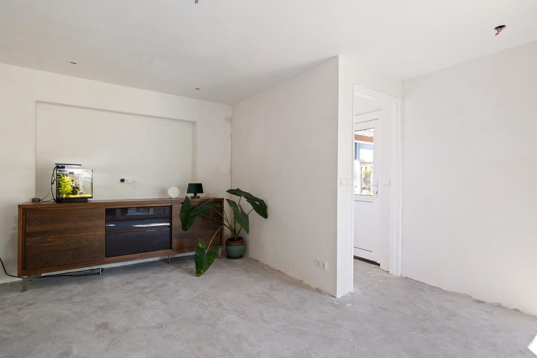 Fully Modernized Semi-Detached Home with Garage in Nieuw-Amsterdam — 23