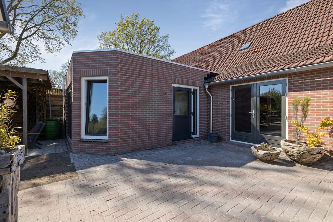 Fully Modernized Semi-Detached Home with Garage in Nieuw-Amsterdam — 38