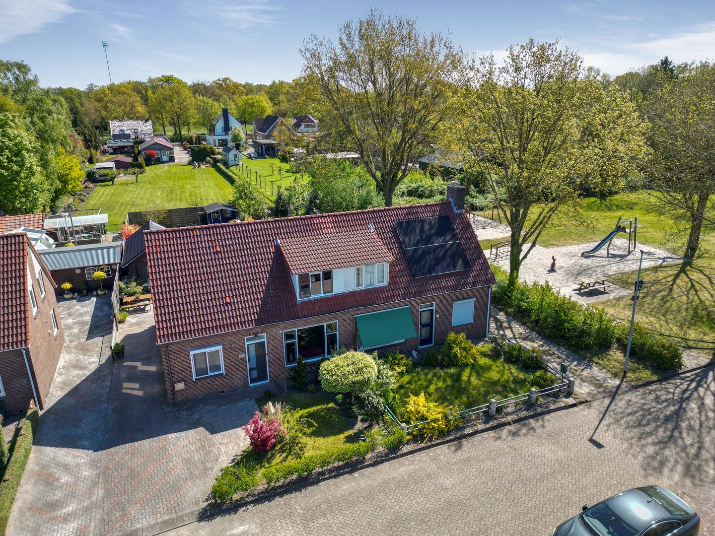 Fully Modernized Semi-Detached Home with Garage in Nieuw-Amsterdam — 44