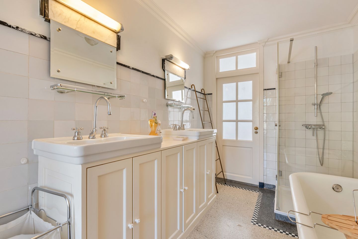 Charming Upper House with Large Terrace in Jordaan — 29