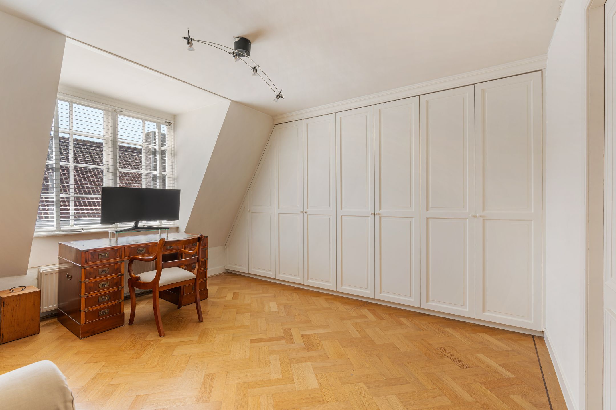 Charming Upper House with Large Terrace in Jordaan — 33